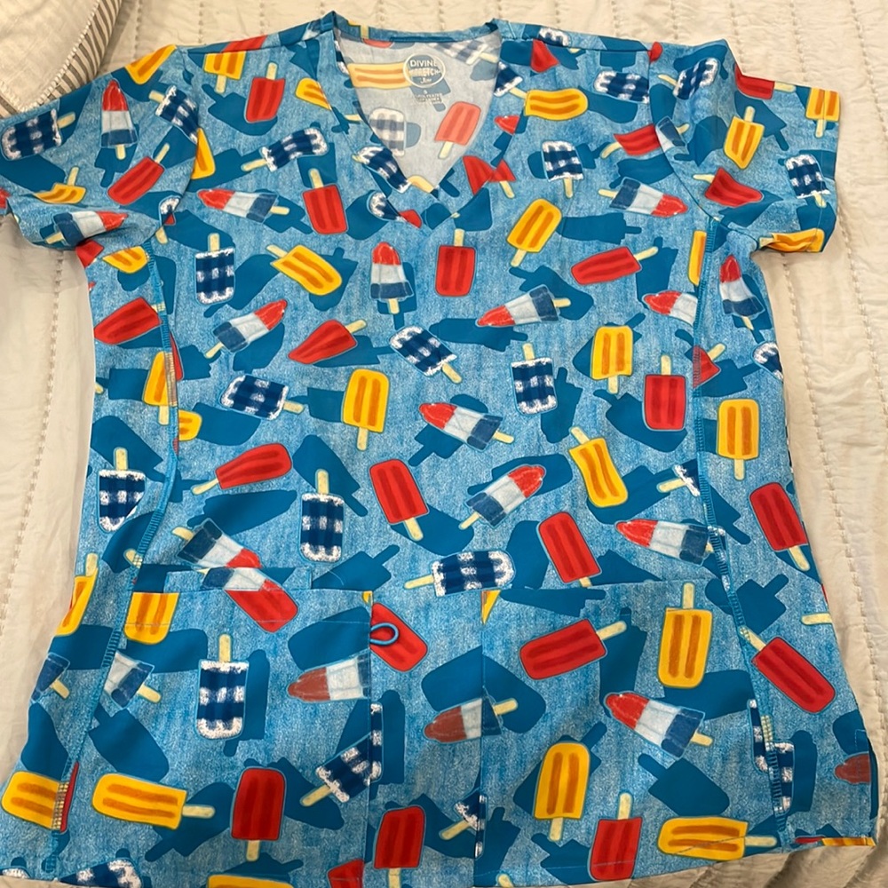Divine Stretch Fourth of July/Summer scrub top size S